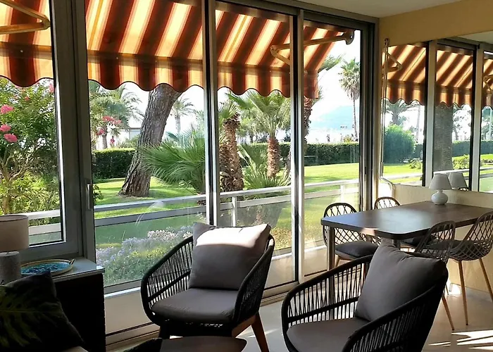 Garden And Beach Sea View Apartment Cannes